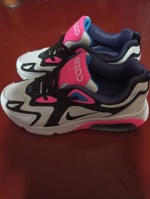 Продам кросівки AIR