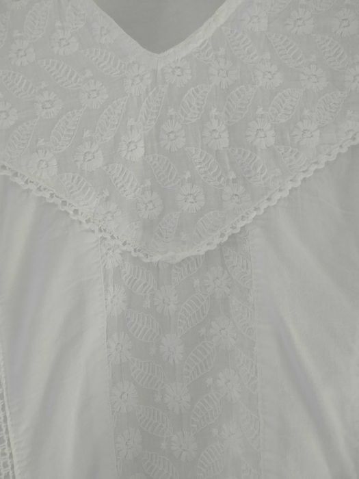 Túnicas boho em branco  e camisa pescador aos quadrados