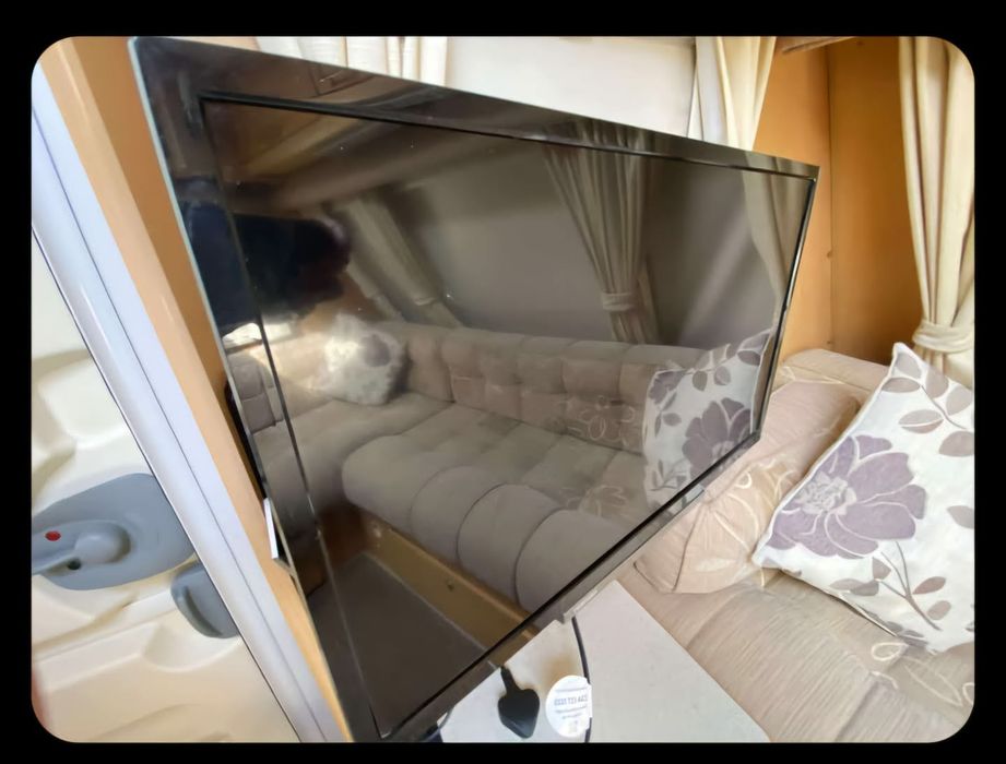 Caravana Elddis cama em ilha