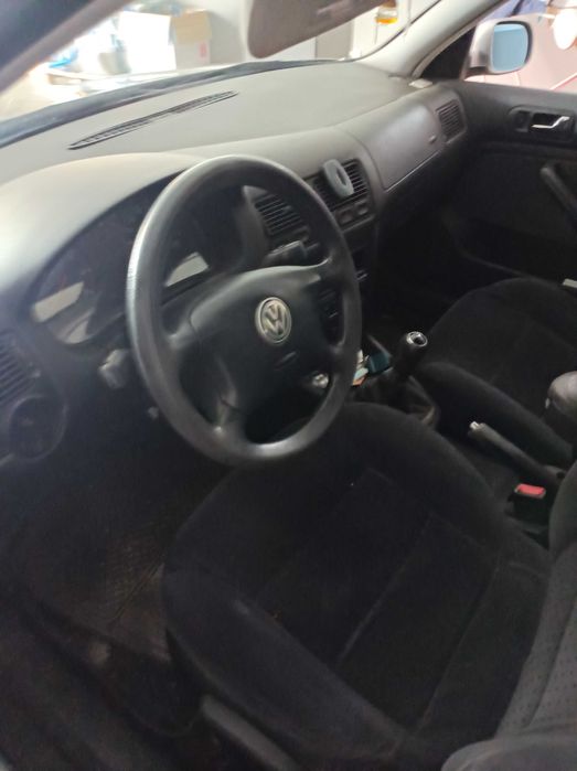 Viatura usada, apesar da idade com poucos Km conforme fotos.