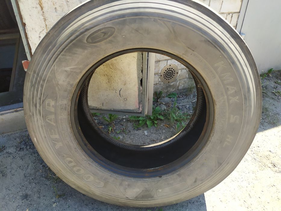 Грузовая резина шины Bridgestone 315/70 R22,5 рулевая тяга не дорого