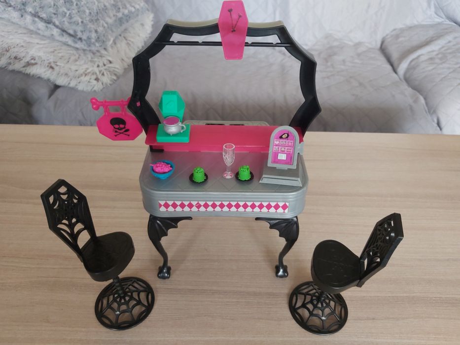 Mebelki Monster High