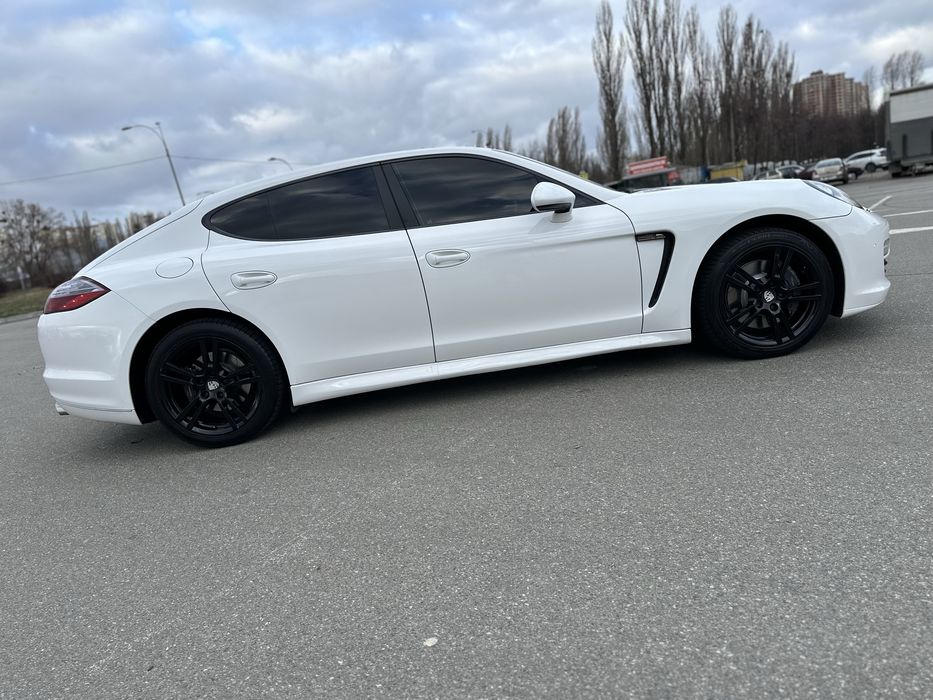 Porsche Panamera 4S 3.6, можливий обмін, в тому числі нерухомість з доплатою