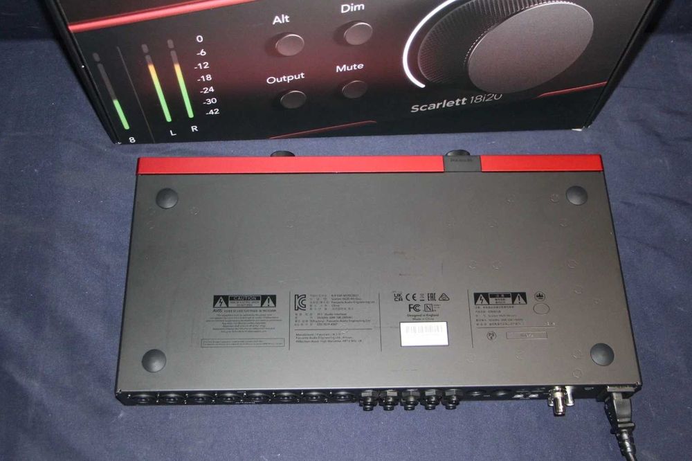 Interface de áudio USB Focusrite Scarlett 18i20 de 4.ª geração