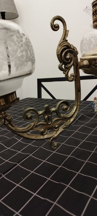 Candeeiro antigo em latão e porcelana