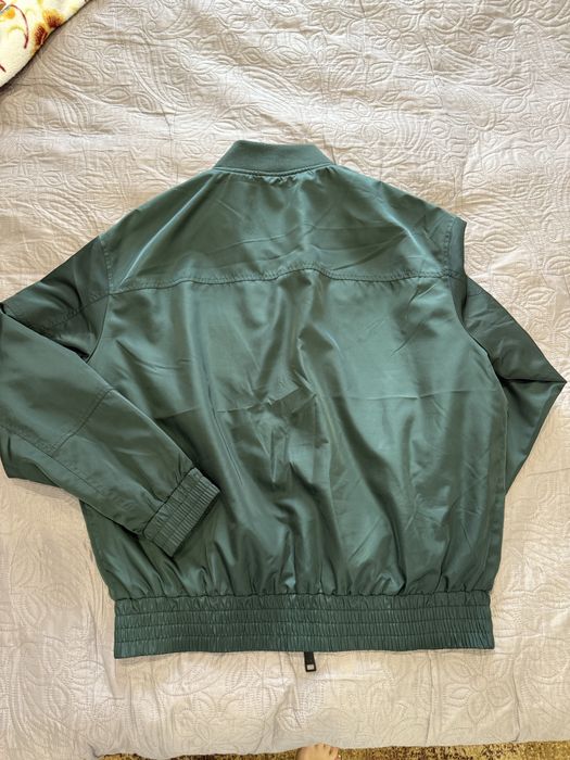 Продам бомбер ветровка куртка Armani M
