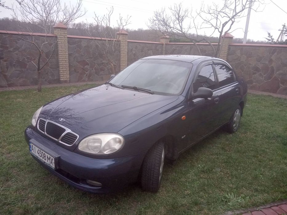 Ланос автомобіль