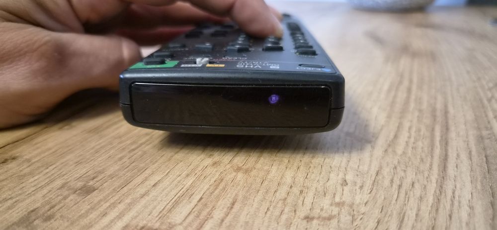 Oryginalny pilot Sony RMT-V141K magnetowid TV
