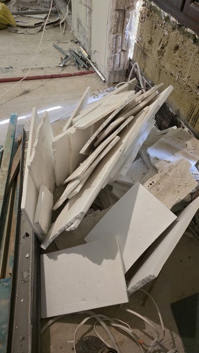Styropian resztki sterta