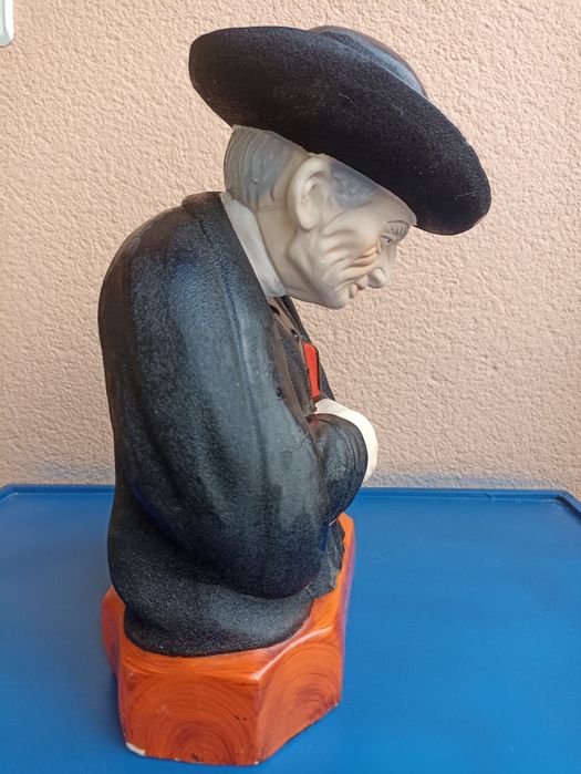 Estatueta busto do Padre Cruz