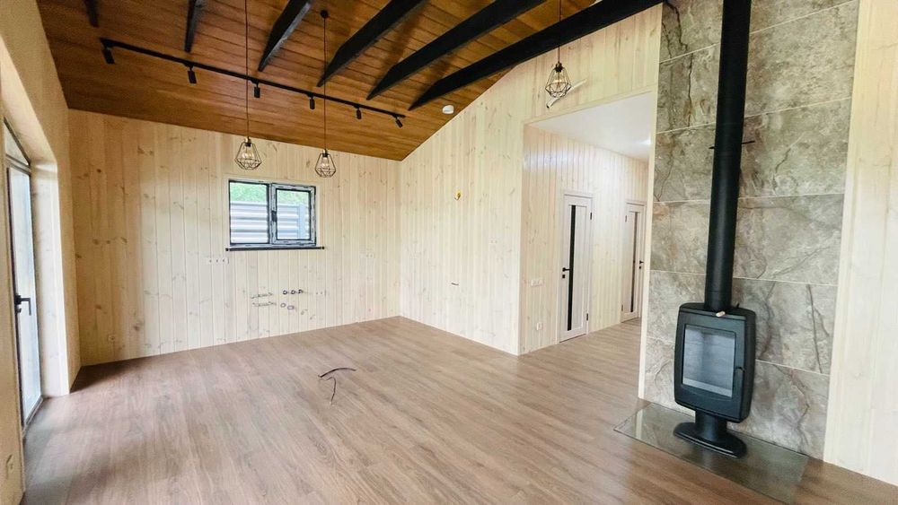 Будинок у стилі Barn House біля Києва в с. Віта Поштова з ремонтом
