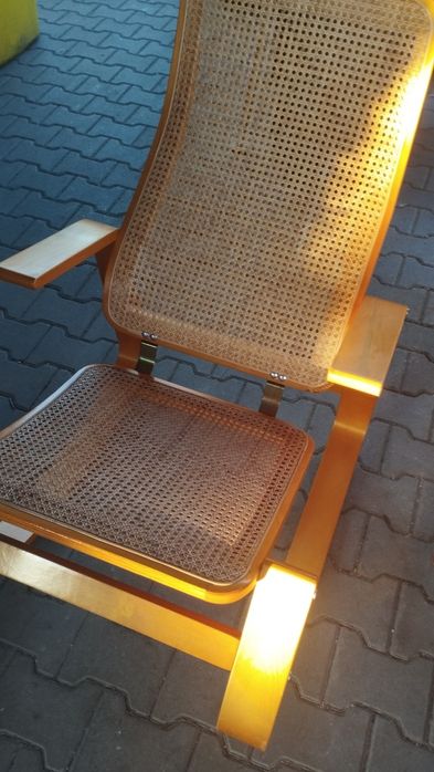 Fotel bujany do pokoju