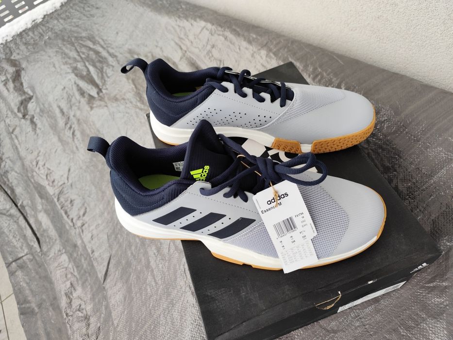 Buty sportowe ADIDAS Essence M