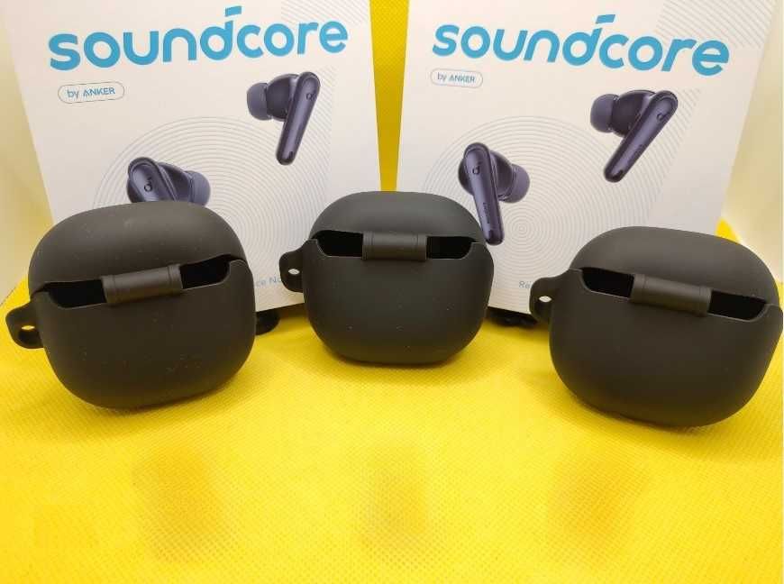 Чехол силиконовый на наушники Anker Soundcore Liberty 4 NC + карабин!