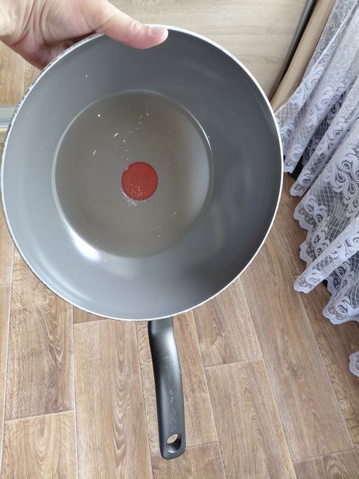 Сковорідка Tefal 28 см.