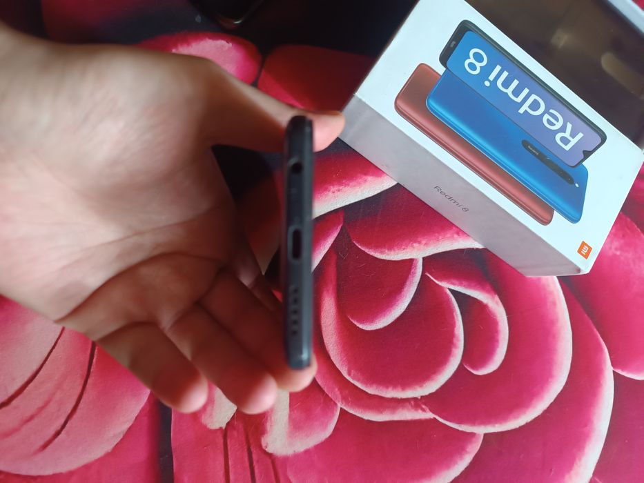 Продам телефон xiaomi 8
