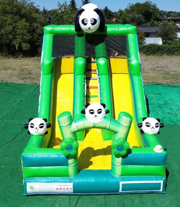Zjezdzalnia panda z dwoma zjazdami . Dmuchaniec