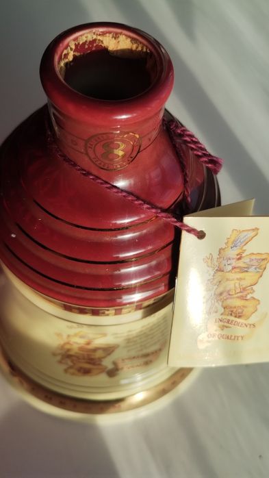 Декантер шотландського віскі Bells ,Christmas 1997,без кришки,
Old