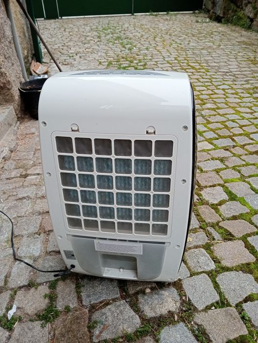 Ventilador  de ar fresco com depósito