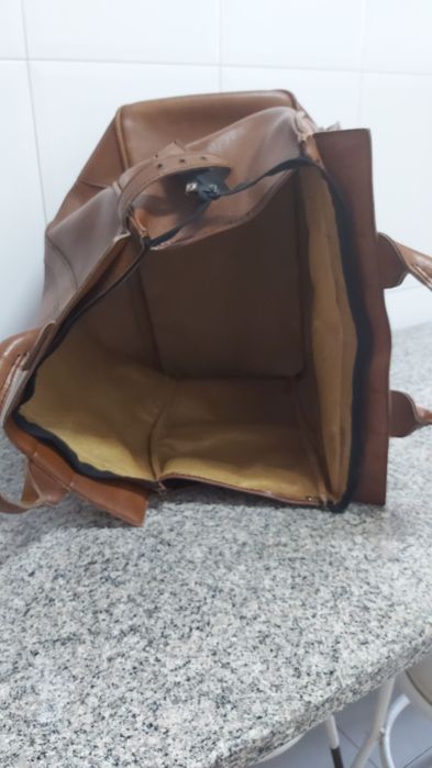 7€ Vendo bolsa, de viagem,em couro camel