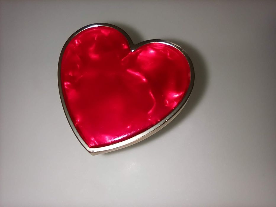 Puxadores em formato coração móvel armário roupeiro