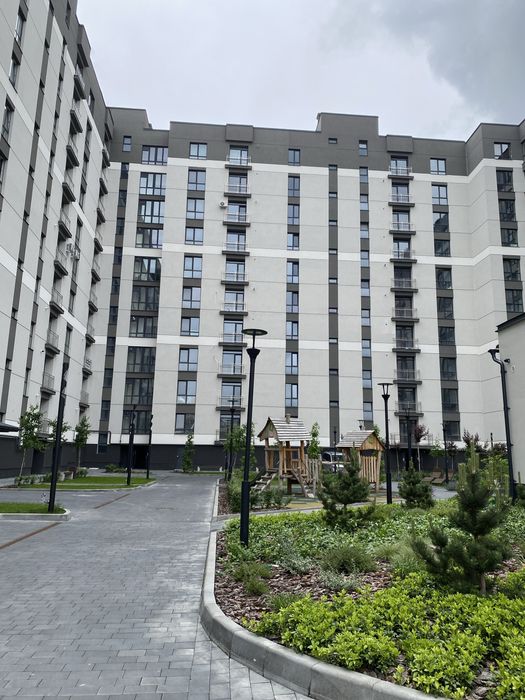 Продам 1 кімнатну квартиру у стані сирця поруч озера та парку