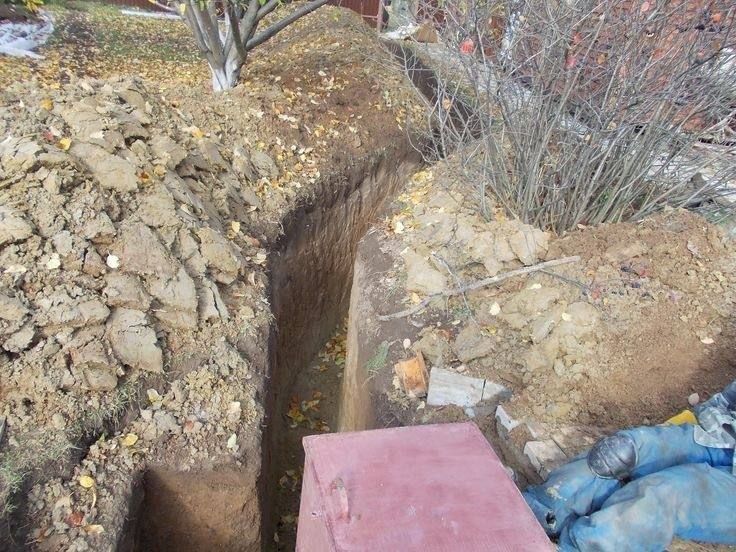 Рытье траншей, демонтаж земляные работы
