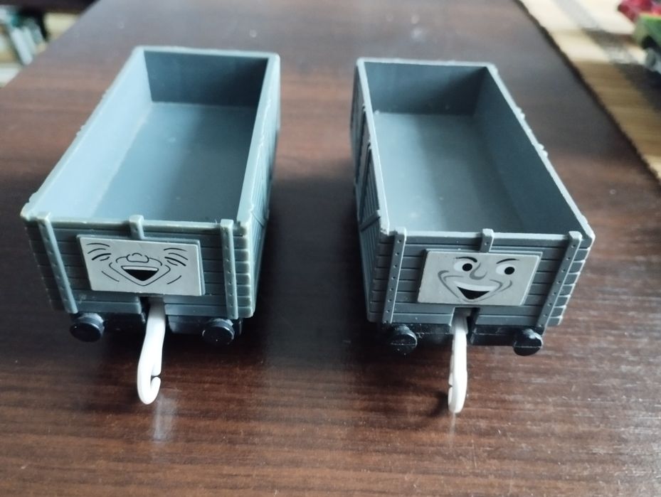 Dwa Nieznośne  Wagony Tomek i przyjaciele