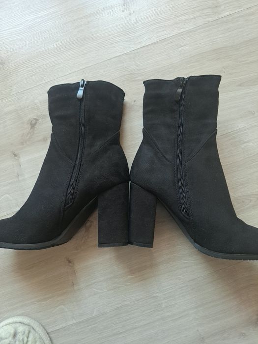 Botki z zamszu  róż 36