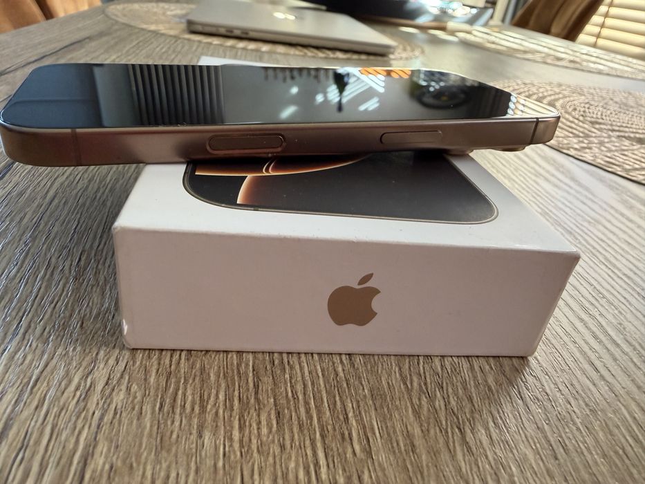 iPhone 16 Pro 128 GB – Desert Titanium – jak nowy – gwarancja