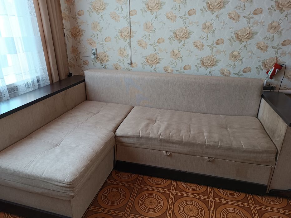 Кутовий розкладний диван