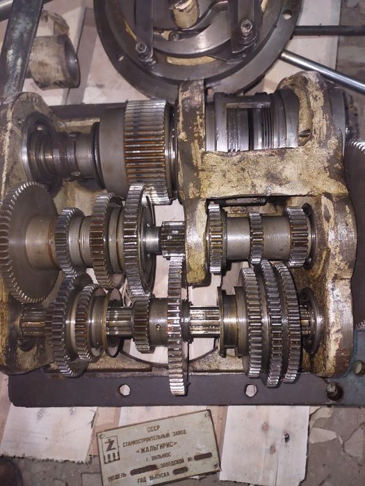 Станок фрезерний запчастини