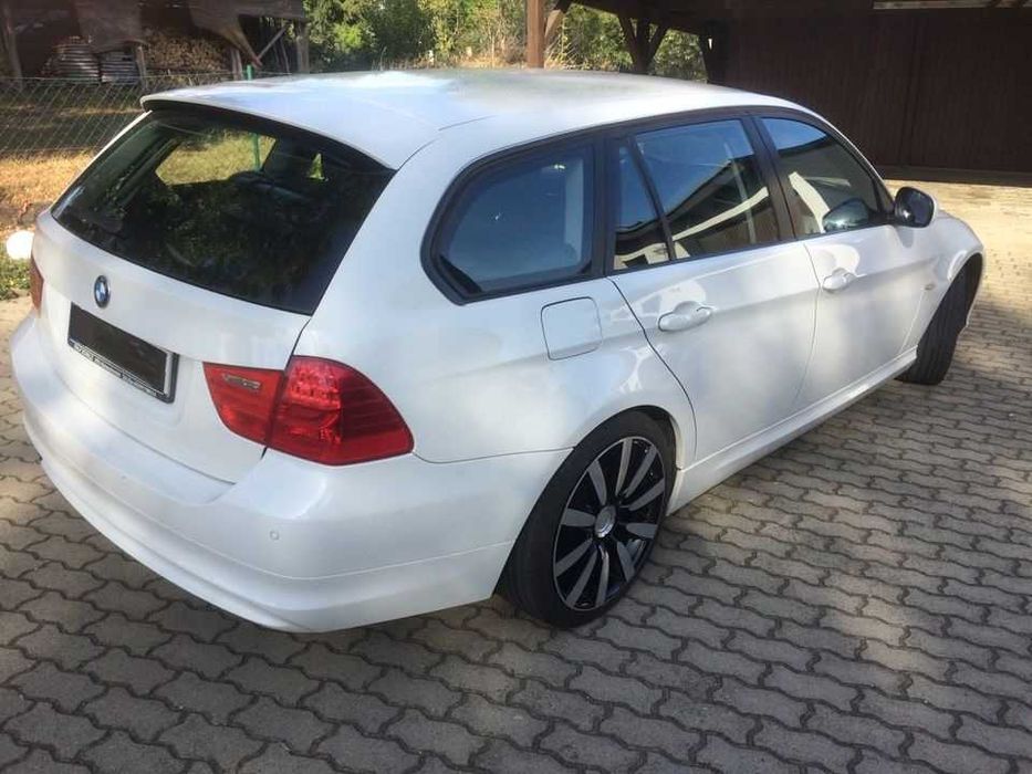 Продам BMW 3 Series 2012 E91 (FL)  •  318i MT (143 к.с.)  •  Base