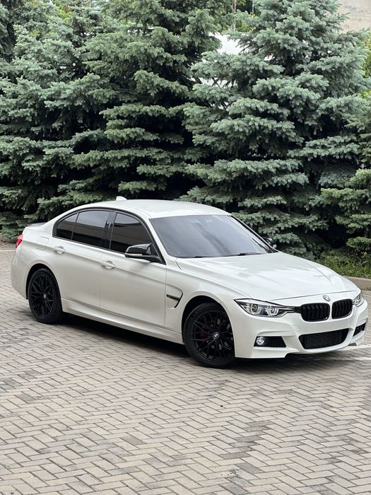 BMW F30 328 2016 год M3 Look REST