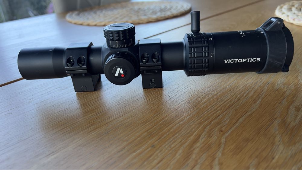 Luneta VictOptics S4 1.5-6x28