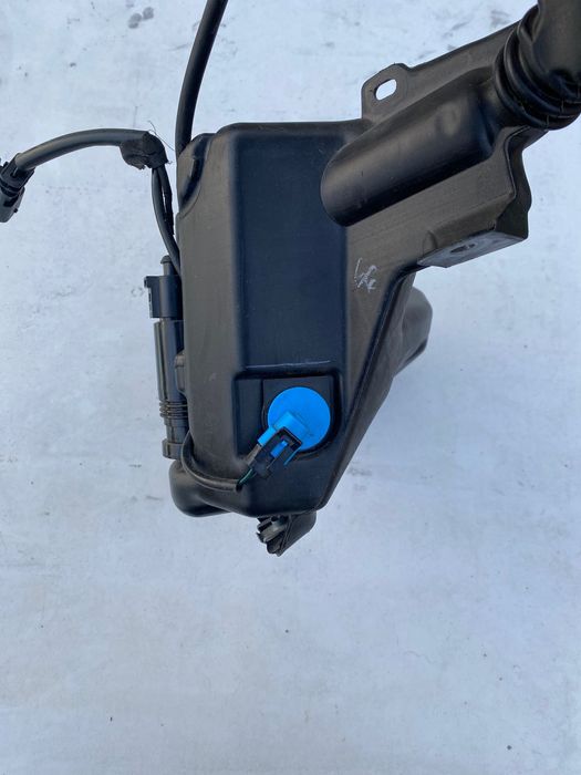 Бачек омывателя Тесла Модел 3 Tesla Model 3