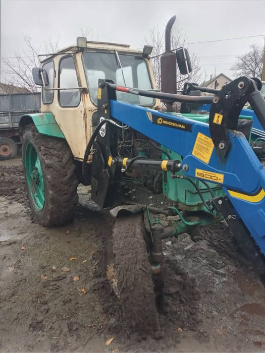 Трактор Юмз з Фронтальним навантажувачем