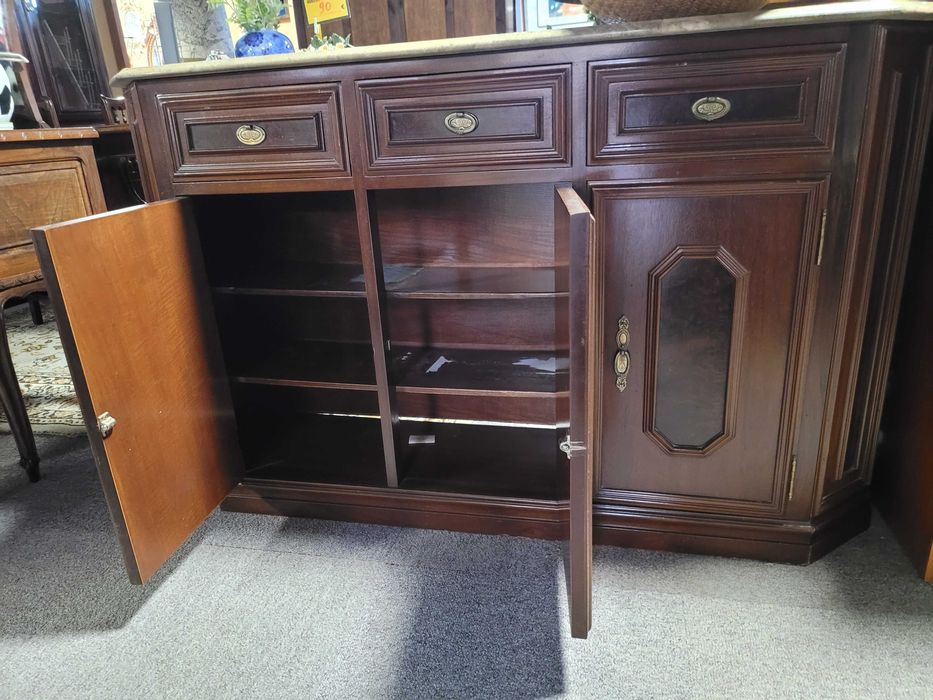 Aparador em madeira com tampo em pedra - Bom estado geral