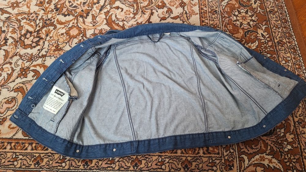 Джинсовая куртка Levi's. M. Женская.