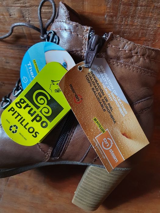 Botas de cano médio camel