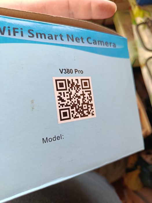 WiFi камера V380Pro с креплением на стену