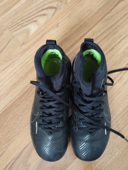 Halówki Nike 35,5