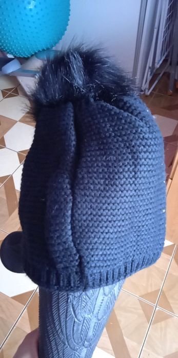 Czapka z cekinami