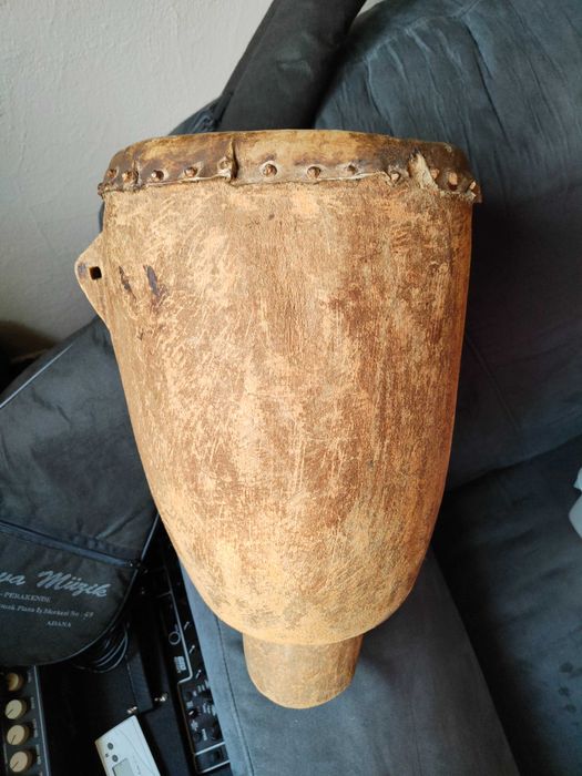 Etniczny afrykański instrument perkusyjny