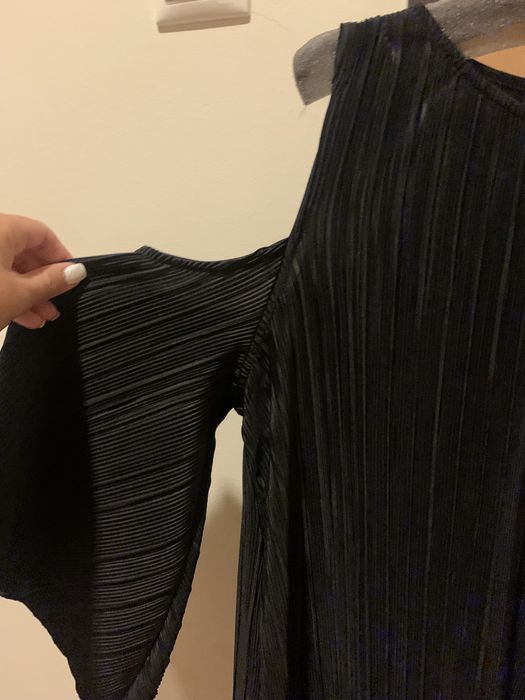 Vestido preto plissado