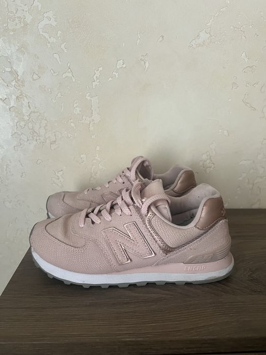Оригінальні жіночі кросівки New Balance 574