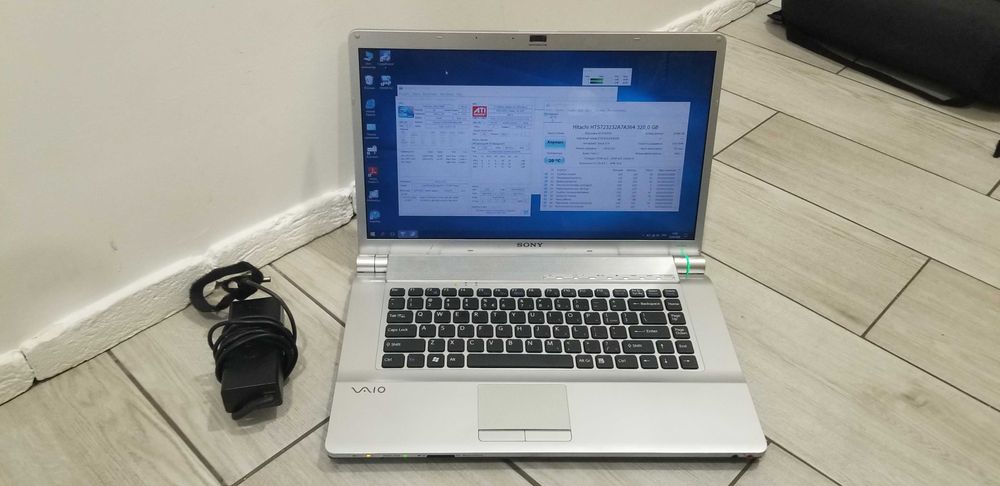Ноутбук Sony VAIO PCG-3F1M Intel Core 2 Duo P6400 4GB RAM 320GB HDD ATI Radeon HD 3470 [16.4"]