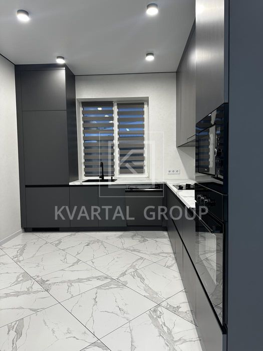 Будинок в Бучі з новим ремонтом!