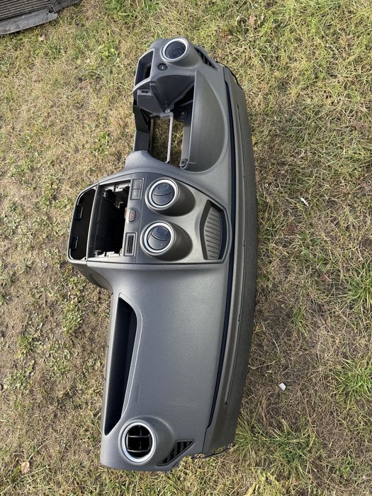 Konsola pulpit Ford Fiesta mk6 lift