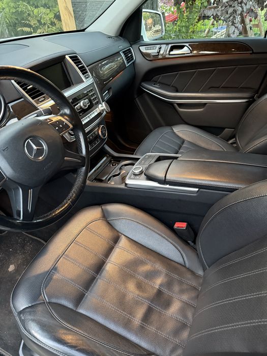 Mercedes GL 450 V8 bi turbo  7 osobowy nowy model okazja